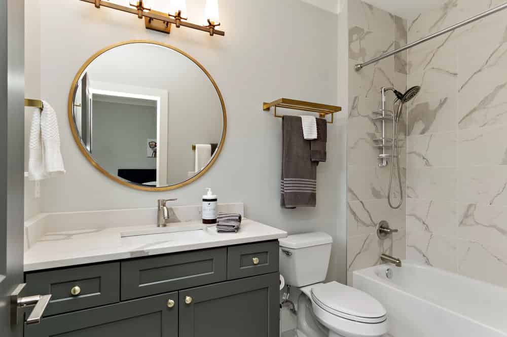 Bathroom Remodeling image