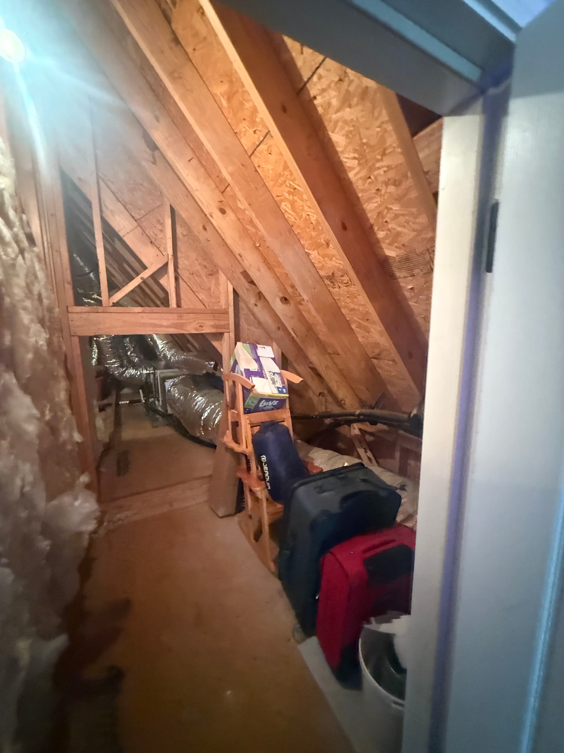 Gallery photos for Attic and Closet Space Converted Into a Second-Story Bathroom: Image #9