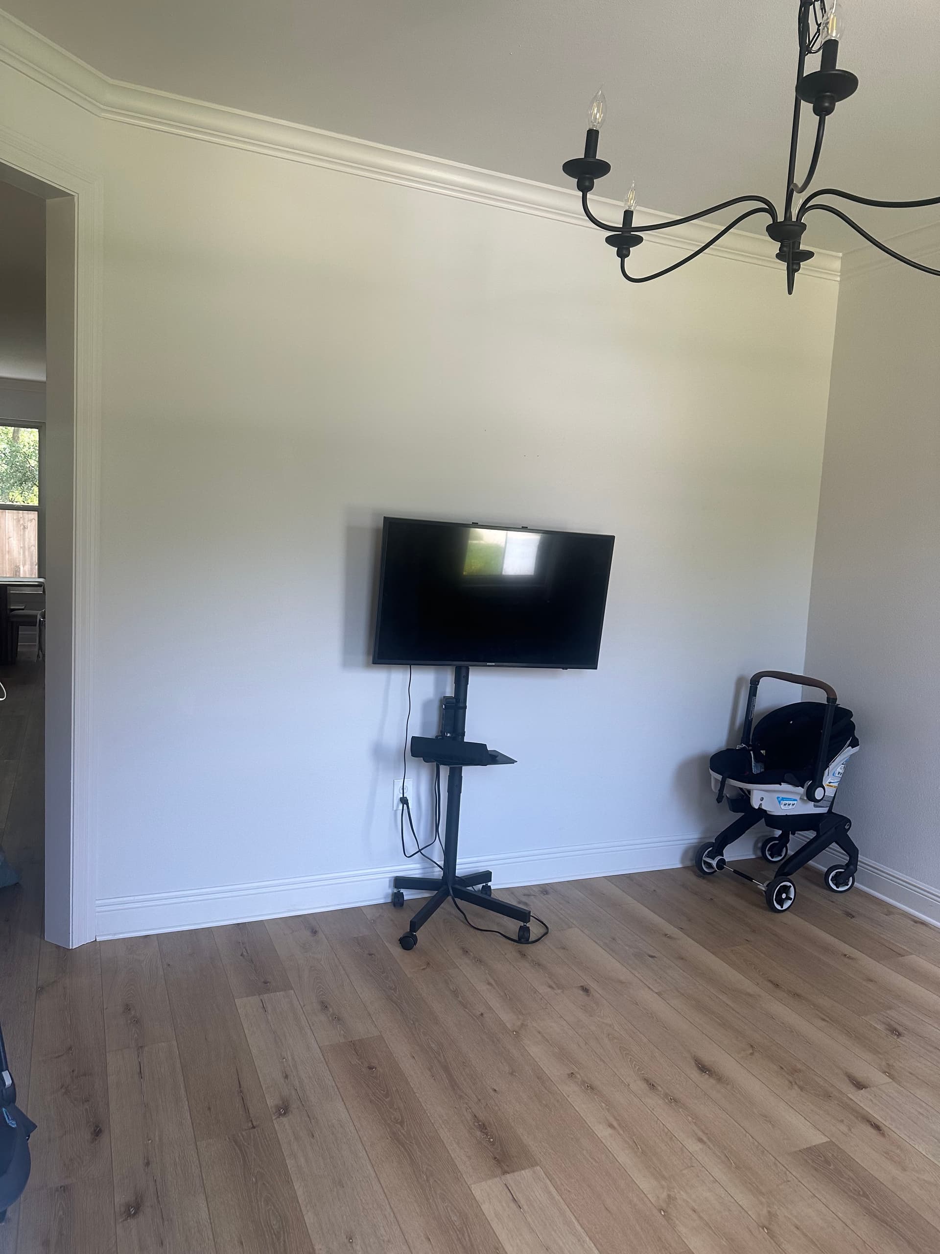 Gallery photos for Bold Green Interior Paint Upgrade That Actually Works: Image #2