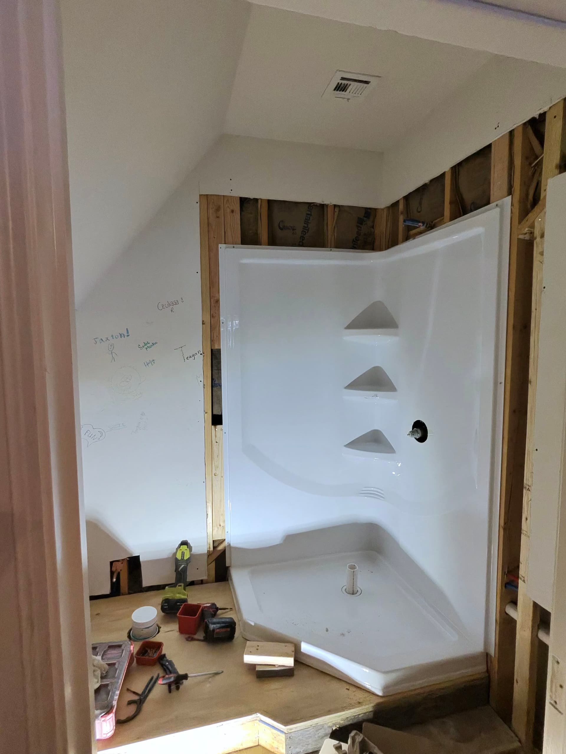 Gallery photos for Attic and Closet Space Converted Into a Second-Story Bathroom: Image #3