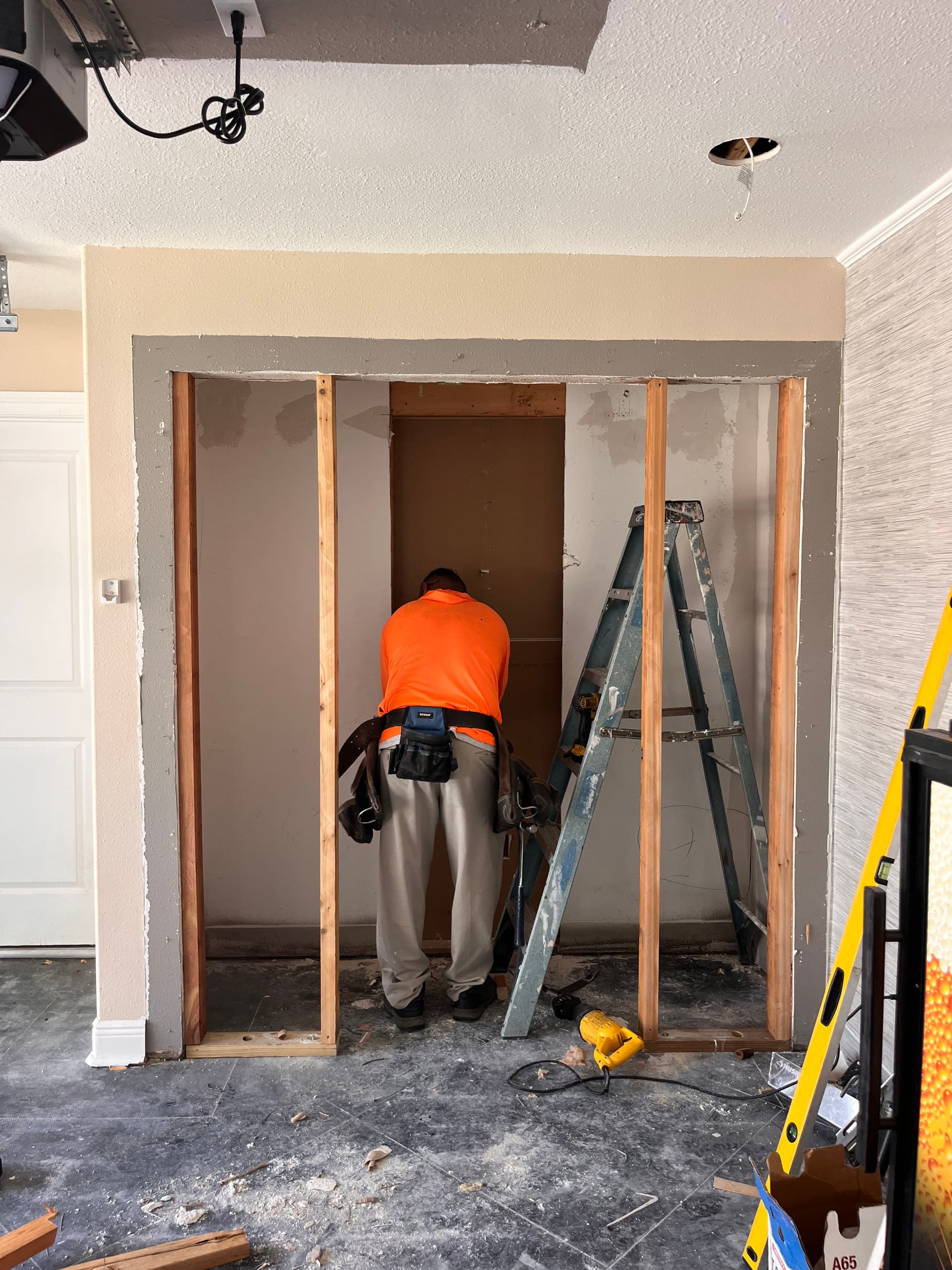 Framing an Arch Into an Existing Interior Wall image