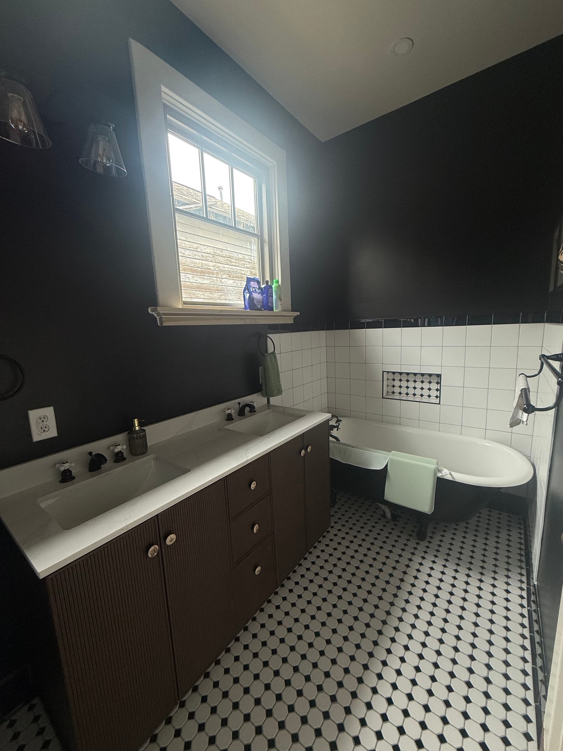 Gallery photos for New Orleans Bathroom Remodel - Clawfoot Tub Kept, Layout Completely Reworked: Image #2