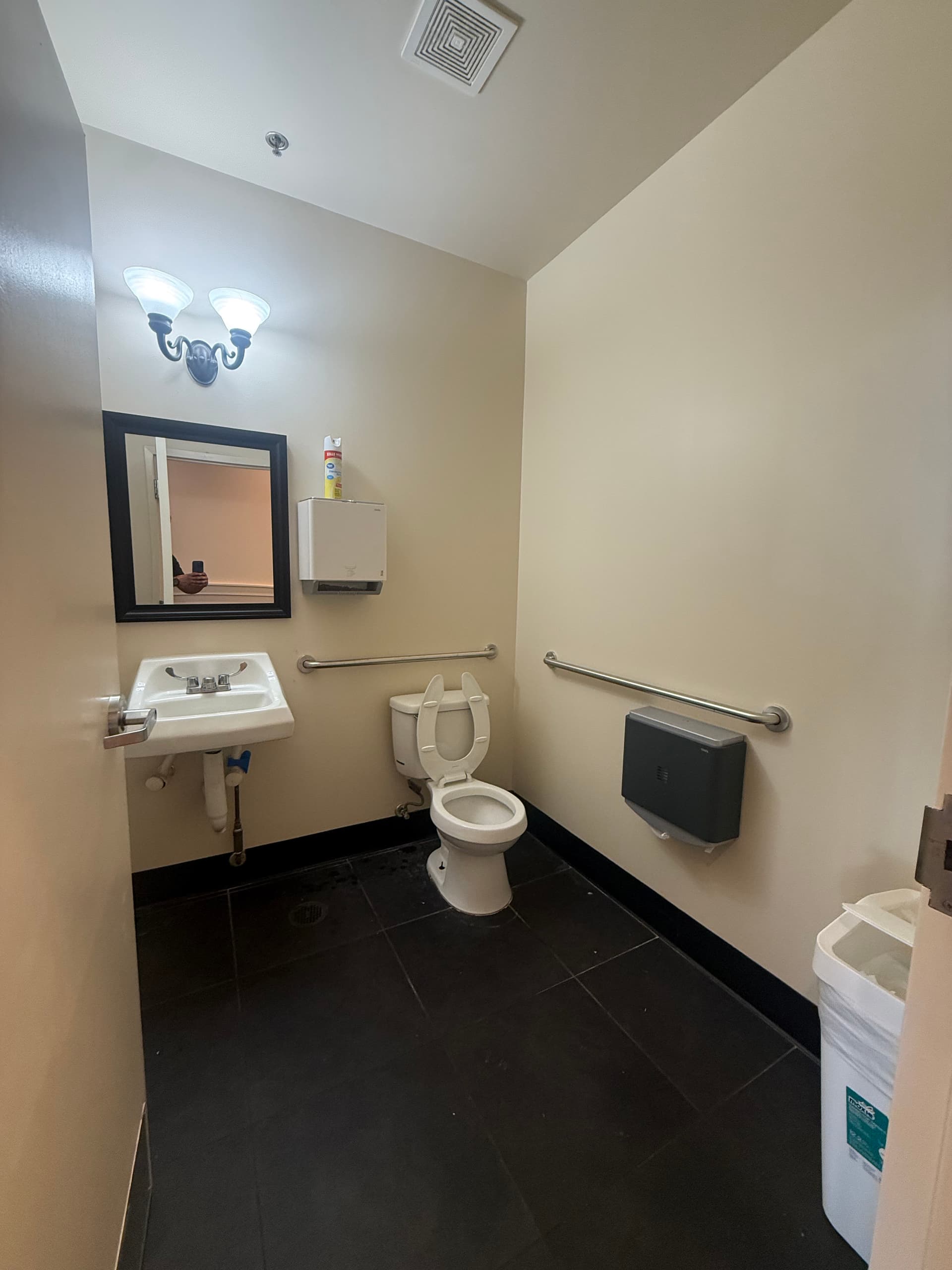 Gallery photos for New Orleans Coffee Shop Gets a Smart Interior Upgrade: Image #4