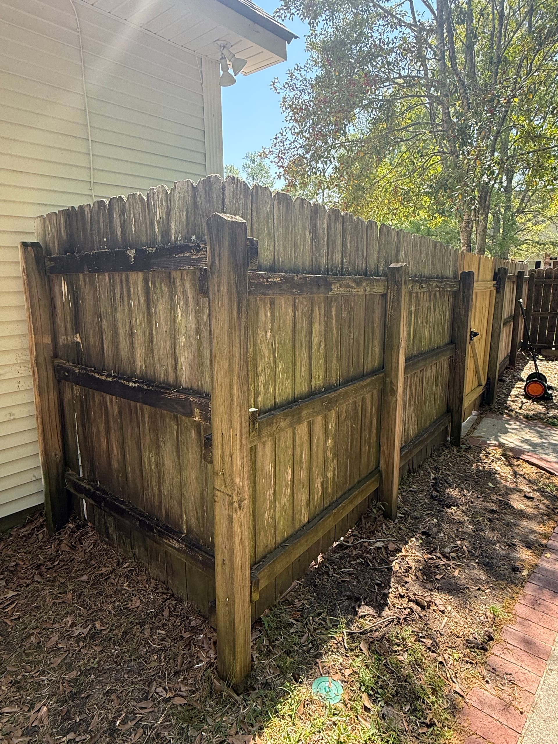 Gallery photos for New Orleans Fence Replacement Done Right in 2 Days: Image #8