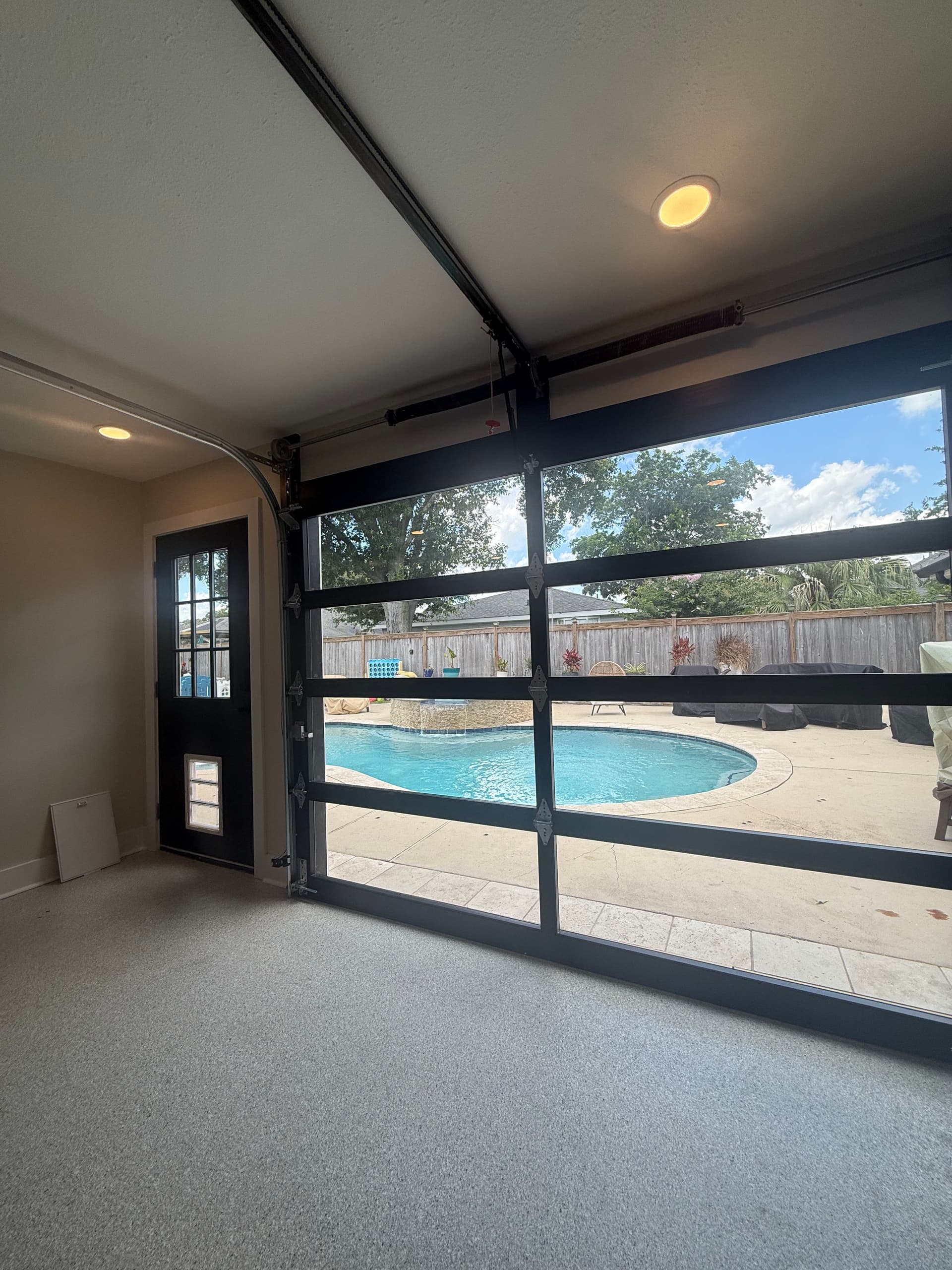 Gallery photos for Garage Turned Party Room with Pool Views in New Orleans: Image #4