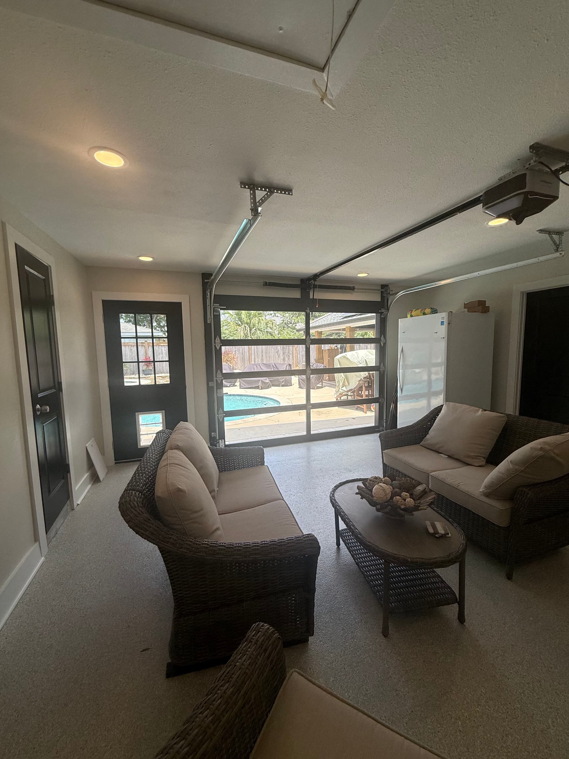 Gallery photos for Garage Turned Party Room with Pool Views in New Orleans: Image #3